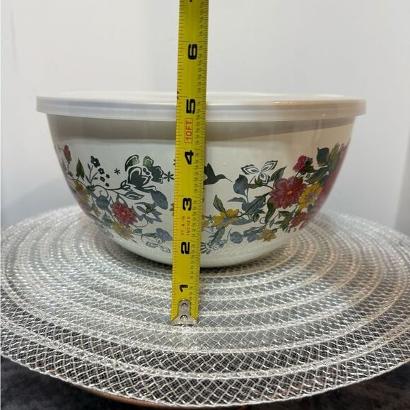 Pioneer Woman Enamel on Steel Mixing Bowl with Lid 4 Qt Sweet Rose NWT - Picture 9 of 10